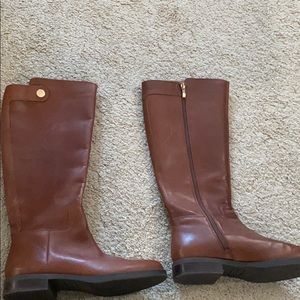 Brown boots size 8.5 ! Great for fall